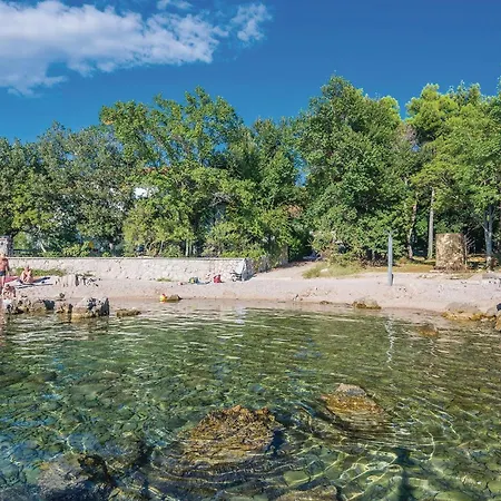 One Bedroom Beautiful In