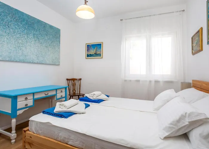 One Bedroom Beautiful In Feriehus Omišalj