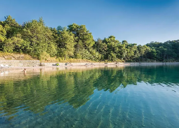 One Bedroom Beautiful In 펜션 *