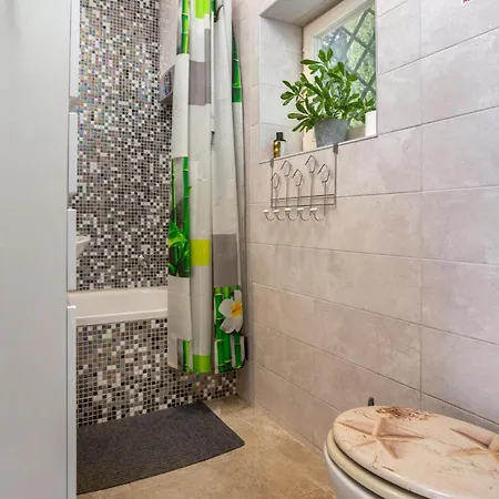 One Bedroom Beautiful In Case de vacanță *