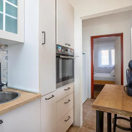 Case de vacanță One Bedroom Beautiful In Omišalj