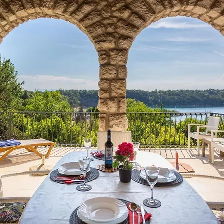 Case de vacanță One Bedroom Beautiful In